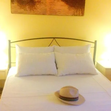 Apartament Estia & *