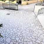 Apartment Estia & *
