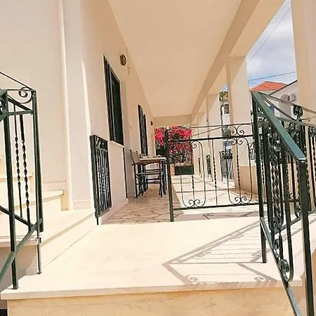 Apartment Estia &