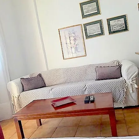 Apartment Estia & *